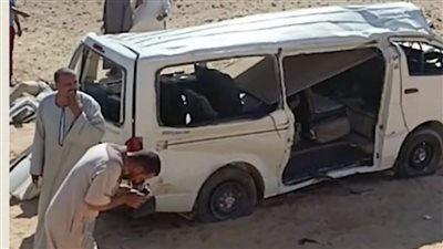 الحزن يخيم على المنيا بعد وفاة زوجين وإصابة آخرين في انقلاب ميكروباص 
