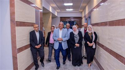 تمهيدًا لبدء التشغيل التجريبي.. جولة لرئيس جامعة طنطا بعيادات مستشفى طب الأسنان الجامعي