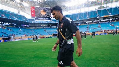 لاعبو الأهلي يتفقدوا ملعب هارد روك قبل مواجهة ميسي 