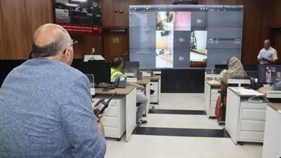 محافظ القليوبية يتابع من مركز الشبكة الوطنية للطوارئ والسلامة ...صور