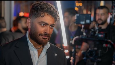 بسبب مرض نجله آدم.. تامر حسني يعتذر لـ محمد شاهين عن عدم حضور زفافه