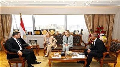 وزير الإسكان يستقبل نائبة رئيس بنك الاستثمار الأوروبي لمتابعة مجالات التعاون المشترك
