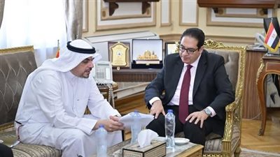 رئيس جامعة القاهرة يستقبل رئيس المكتب الثقافي الكويتي لبحث تعزيز علاقات التعاون