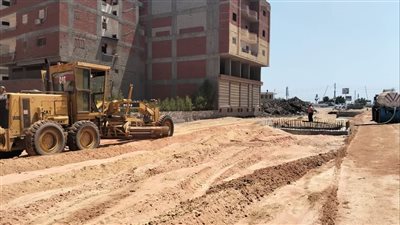 بالتفاصيل.. محافظ الغربية يتابع رصف وتغطية مصرف الزهار بمركز قطور 