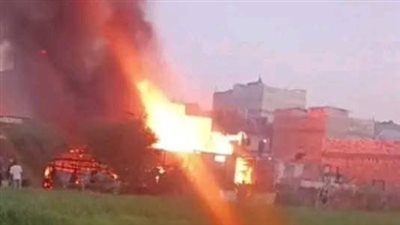 عاجل... النيران تلتهم 6 منازل بالمنيا ومحاولات لإخماد الحريق 