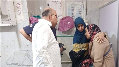 بالصور.. محافظ أسيوط يتابع حالة المراقبين المصابين بحادث انقلاب الميكروباص 