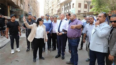 بالصور.. جولة مفاجئة لمحافظ القاهرة بحي السلام