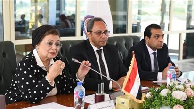 نائب وزير الصحة تجري زيارة ميدانية موسعة بقنا