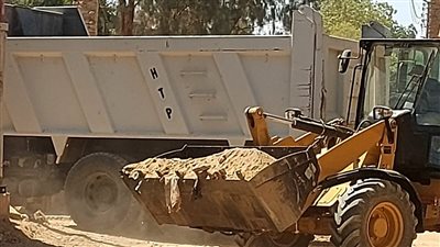 بالصور.. مدينة الطود تشن حملة لنظافة وتجميل الشوارع جنوب الأقصر