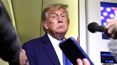 ترامب يطالب سوريا بخطوات للتطبيع مع إسرائيل وحظر الجماعات المتطرفة