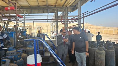 بالصور.. «تموين الأقصر» تشن حملة مفاجئة للتفتيش على أسطوانات البوتاجاز