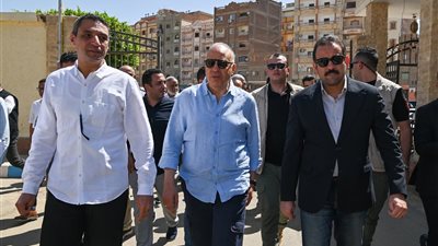 بالتفاصيل.. وزير الري يتفقد محطة مياه شرب السويس 