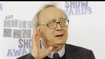 وفاة عازف البيانو الشهير ألفريد بريندل عن عمر يناهز 94 عامًا