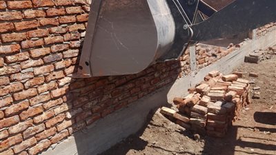 بالصور.. حملة لإزالة التعديات على الأراضي الزراعية بالبر الغربي في الأقصر