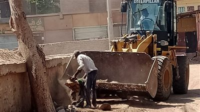 بالصور.. استمرار رفع الإشغالات والمخلفات الصلبة بمركز أرمنت غرب الأقصر