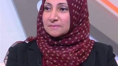 «هلاوس وشكوك».. طبيبة تكشف عن تفاصيل معاناة مريض ألزهايمر 