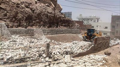 إزالة 93 حالة تعدى بمختلف المراكز والمدن فى أسوان