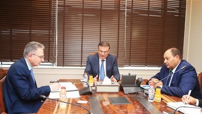 وزير الزراعة يبحث تعزيز التعاون مع البنك الدولي لدعم جهود التنمية الزراعية 