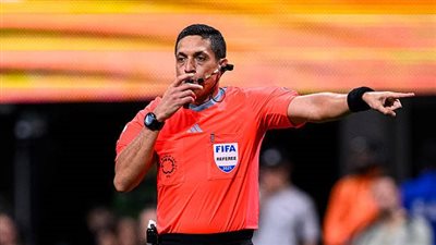 الفيفا يكشف طاقم تحكيم مواجهة الأهلي وبورتو في ختام دور المجموعات