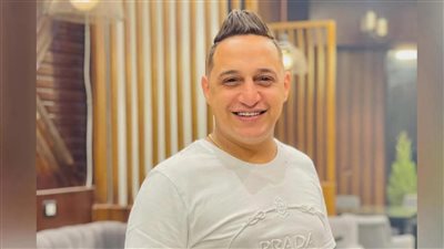 رضا البحراوي يتوقف عن نشاطه الفني مؤقتا بسبب مرض والدته