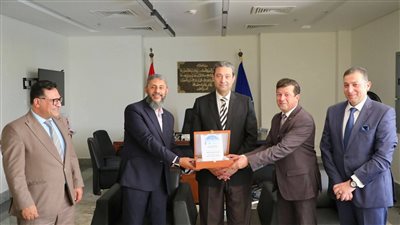 محافظ دمياط يبحث آليات تنفيذ المشروع التجريبي الأول 