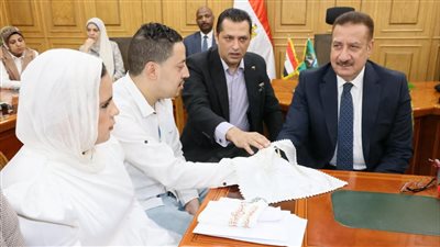في لفتة إنسانية.. محافظ المنوفية 