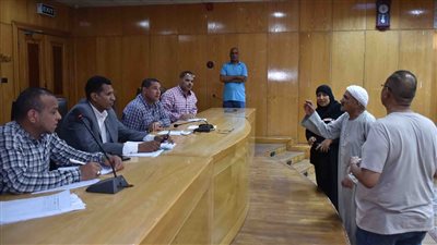 بالصور.. فحص ومعاينة 25 طلبا وشكوى مقدمة من المواطنين بالأقصر