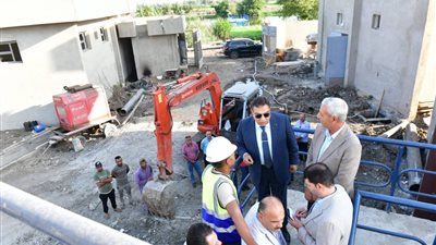 محافظ الدقهلية يتفقد محطة مياه كفر الحصة بمركز نبروه