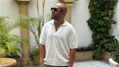 استعدادا لحفله غدا في مهرجان موازين.. تامر عاشور يصل المغرب