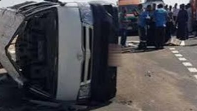 مصرع وإصابة 13 شخصًا في حادث انقلاب ميكروباص بطريق أسيوط سوهاج الغربي