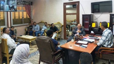 محافظ أسوان يتابع الجهود المبذولة لتكثيف ندوات التوعية لترشيد إستهلاك الكهرباء 