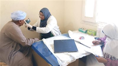بالصور.. فحص 453 حالة في ختام فعاليات القافلة الطبية بالأقصر