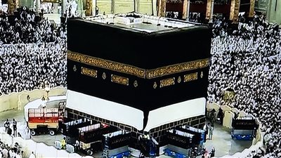 بالصور.. الهيئة العامة للعناية بشؤون المسجد الحرام والمسجد النبوي تستعد لتغير كسوة الكعبة المشرفة 