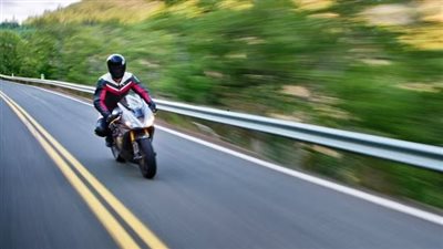 أبرز المشاكل التي تواجه راكبي الدراجات النارية يكشفها استطلاع للرأي