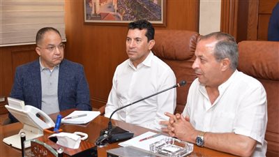 محافظ بورسعيد يستقبل وزير الشباب والرياضة بالديوان العام