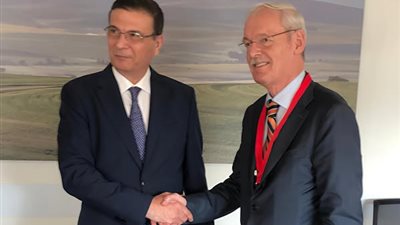  وزير الزراعة يبحث مع وزير المصايد والأمن الغذائي الهولندي تعزيز التعاون المشترك