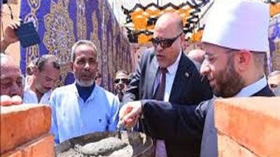 وزيرا الأوقاف والعمل يضعان حجر الأساس لمسجد جديد في منطقة رأس غارب 