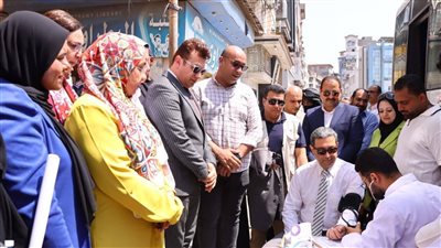 محافظ دمياط يشارك باليوم العالمى للتبرع بالدم ويدعو أبناء المحافظة للمشاركة