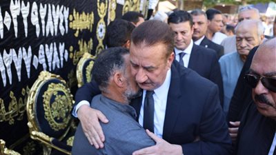 بالصور.. محافظ المنوفية يقدم واجب العزاء في شهداء حادث الإقليمي بكفر السنابسة