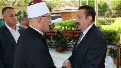  مفتي الجمهورية يقديم واجب العزاء في شهداء حادث طريق الإقليمي بمنوف