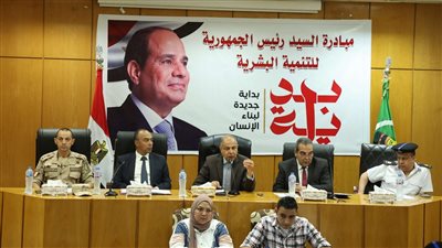 محافظ المنيا يوجه بتكثيف الجهود لتحسين شبكة الطرق ورفع كفاءة الشوارع الرئيسية 