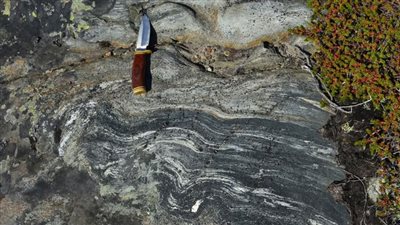 دراسة حديثة تكشف.. أين توجد أقدم الصخور الأرضية؟