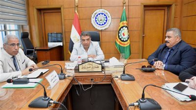 محافظ الدقهلية يعقد اجتماعا لبحث مشكلات المزارعين وتوفير الأسمدة