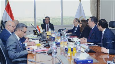 وزير التموين يتابع انتظام العمل وموقف توافر السلع بالمنافذ والمخازن