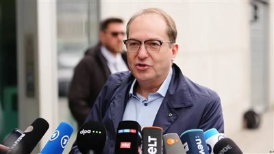 وزير الداخلية الألماني: سنرحل السوريين 