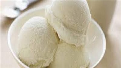 طريقة عمل آيس كريم الفانيليا في المنزل بخطوات بسيطة