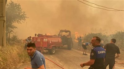 دمرت 3 قرى.. استمرار اشتعال حرائق الغابات في محافظة إزمير بتركيا