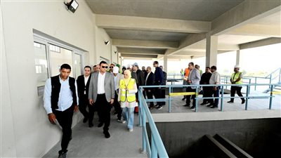 محافظ بنى سويف ووزير الإسكان يتفقدان محطة مياه أشمنت