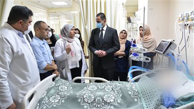 نائب وزير الصحة يتفقد الحالة الصحية لمصابي حادث الطريق الإقليمي بمستشفى الباجور