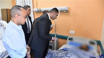 نائب وزير الصحة يتفقد الحالة الصحية لمصابي حادث الدائري الإقليمي بالمنوفية